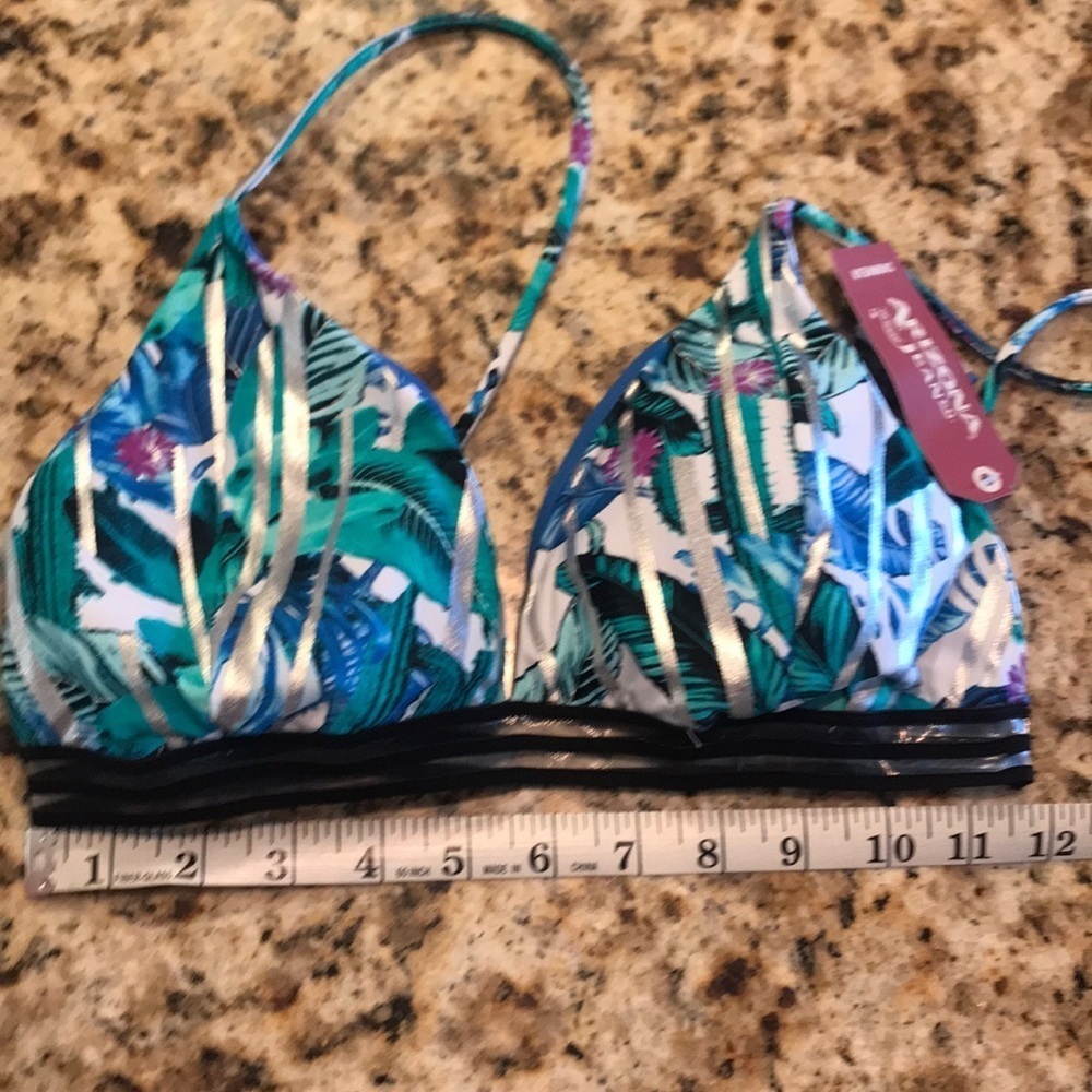 NWT XL jrs swim top
